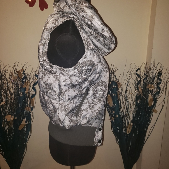 Puffer Vest - Picture 3 of 7